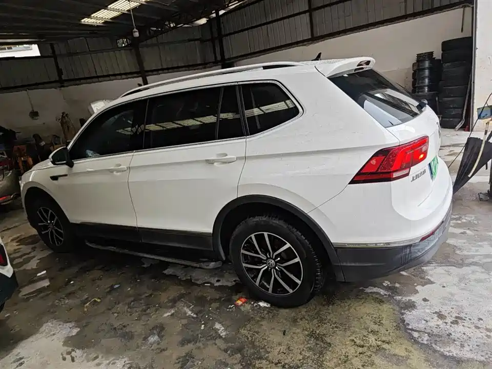 Volkswagen Tiguan L