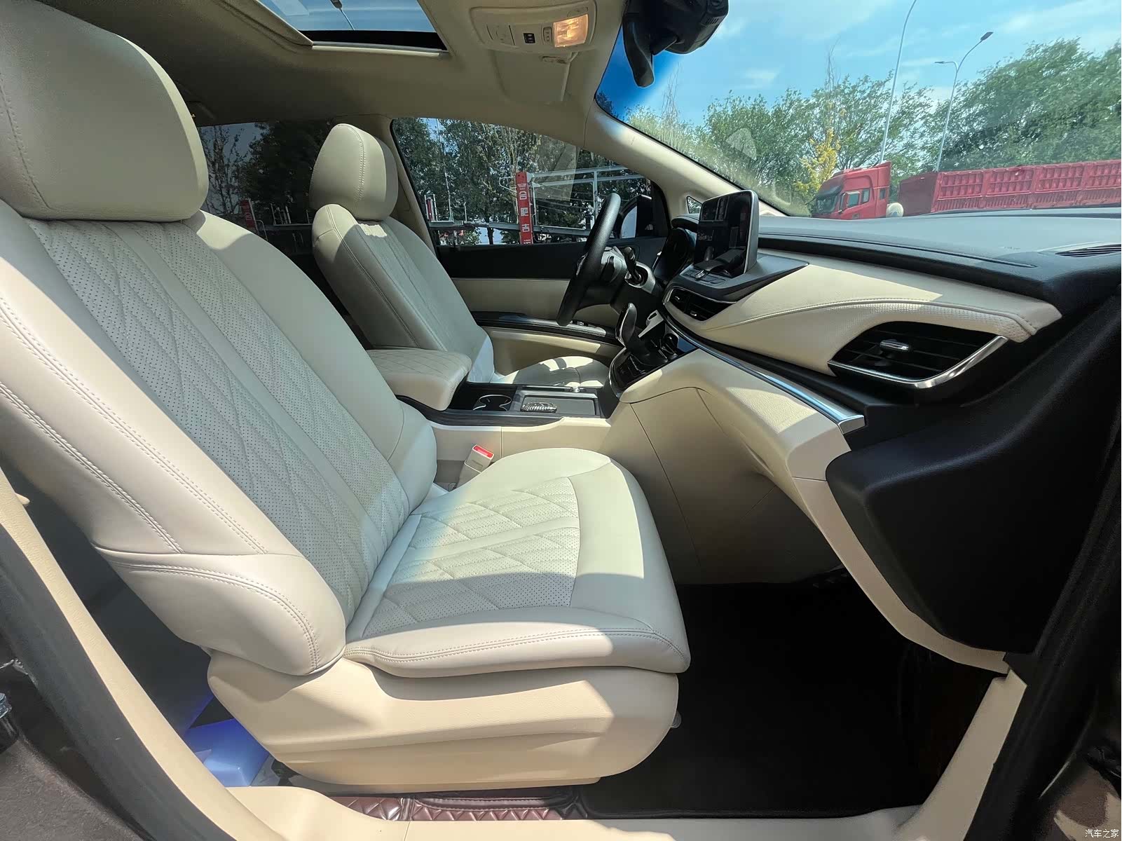 Buick GL8, 2025 13