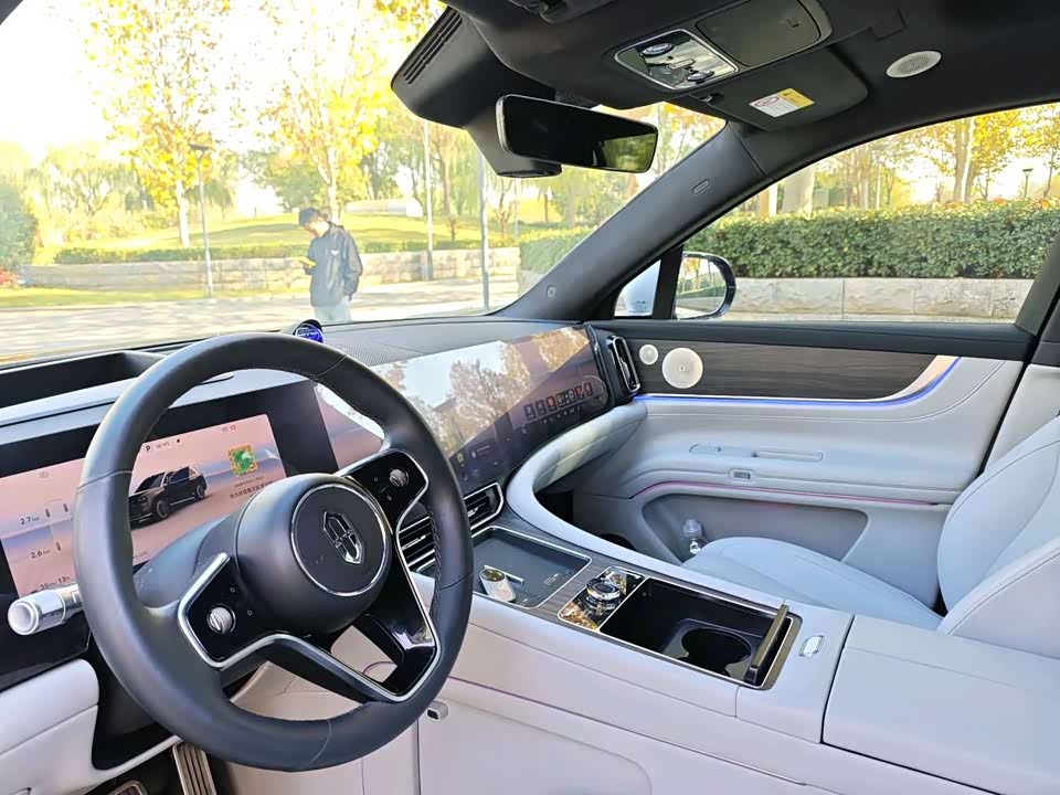 AITO Ask the world M9