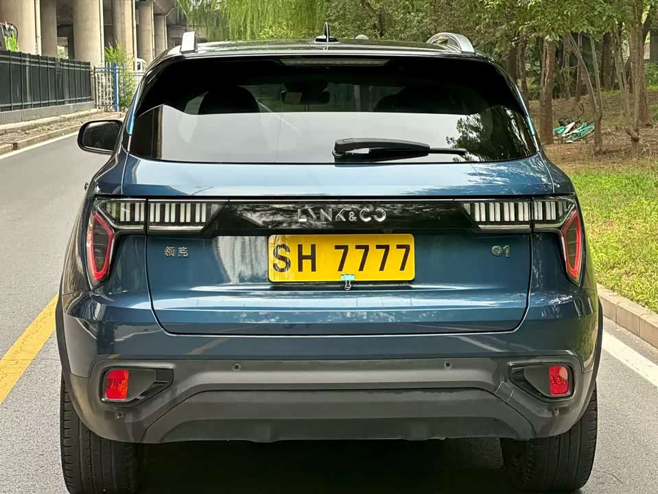 Lynk & Co 01