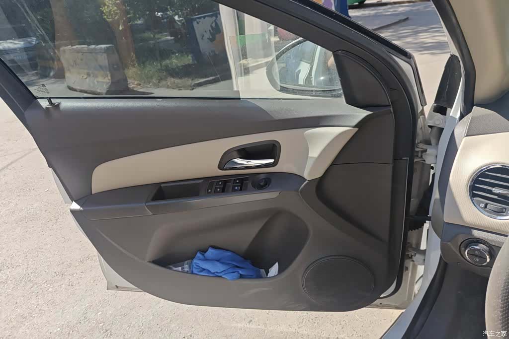 Chevrolet SE, 2015 7