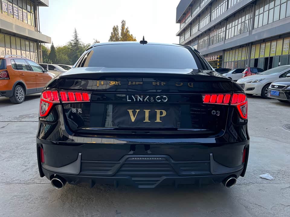 Lynk & Co 03