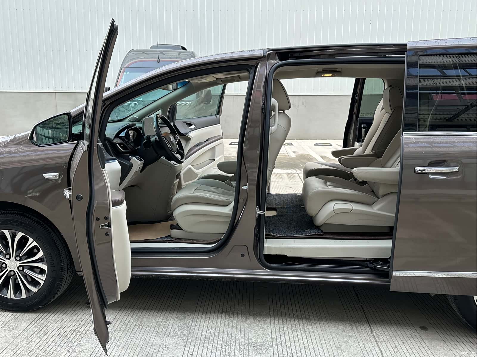 Buick GL8, 2020 11