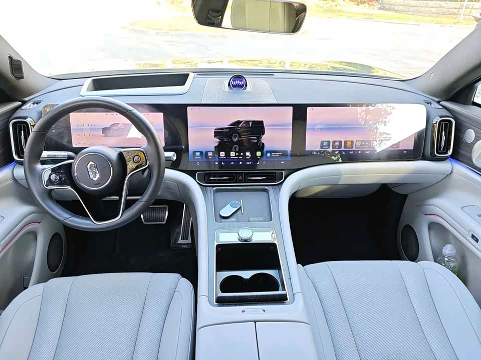 AITO Ask the world M9