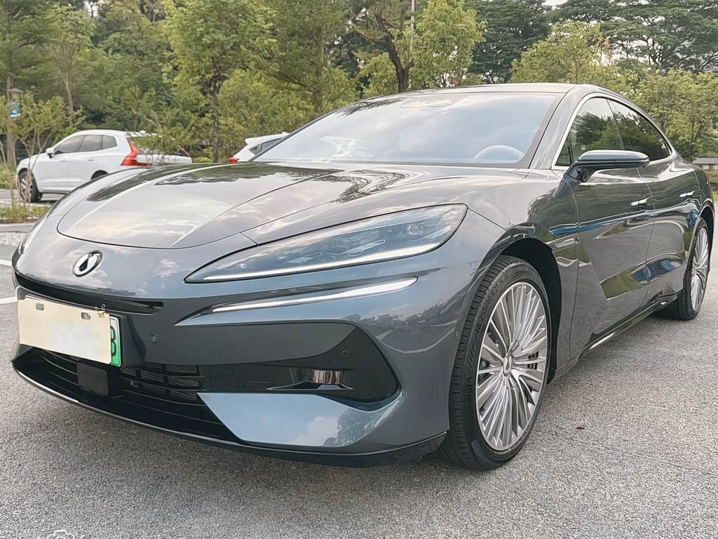 Denza Z9