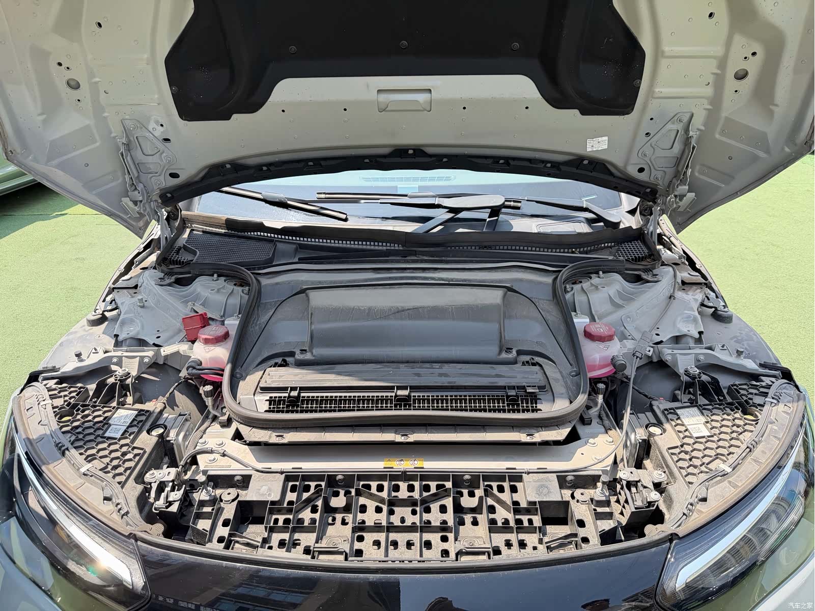 Mercedes-Benz EQE, 2023 17