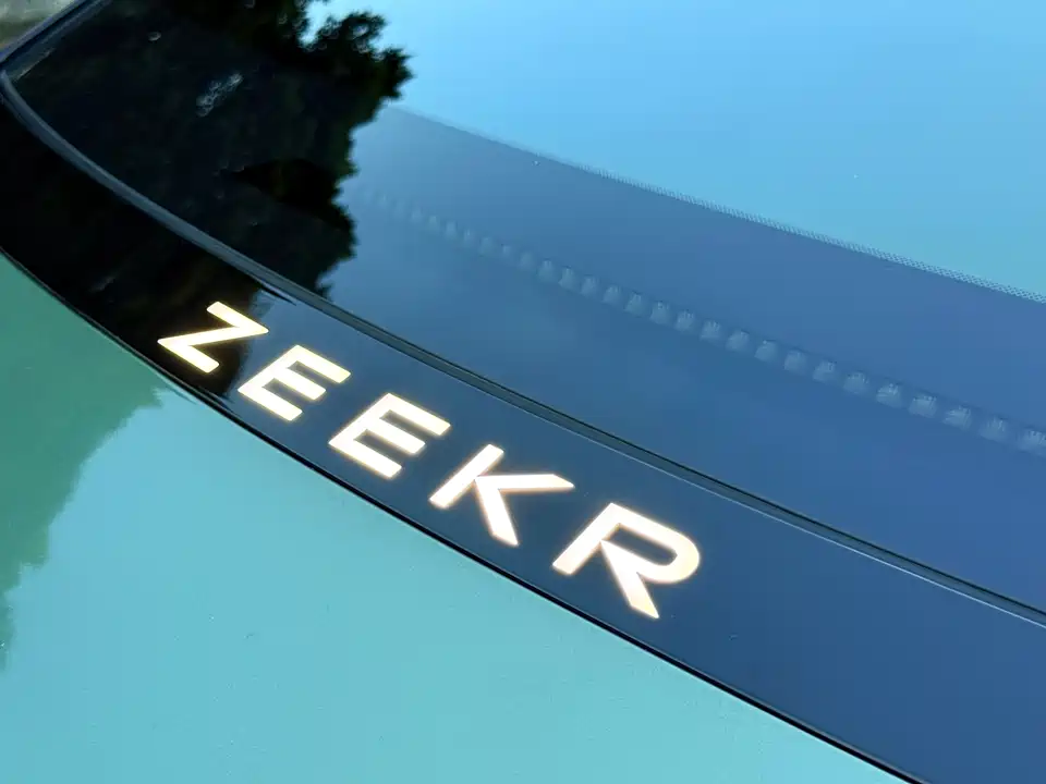 Zeekr 007