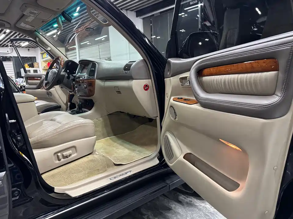 Lexus LX