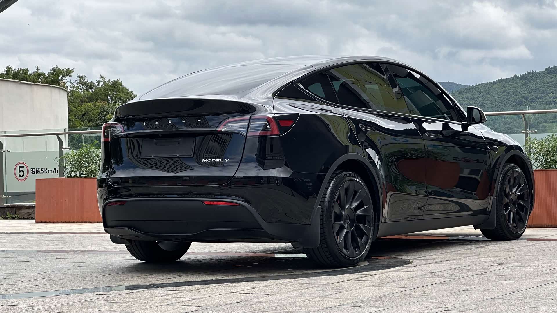 Tesla Model Y, 2022 9