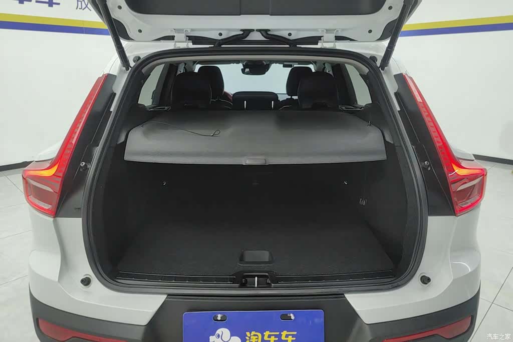 Volvo XC40, 2021 4