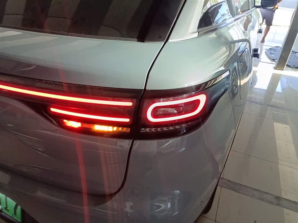 Leapmotor C11