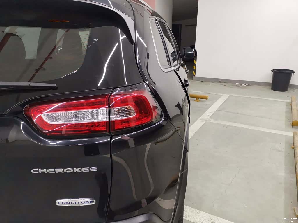 Jeep Cherokee, 2017 24
