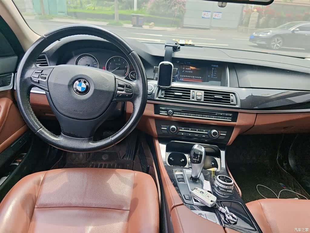 BMW 5 Series, 2015 10