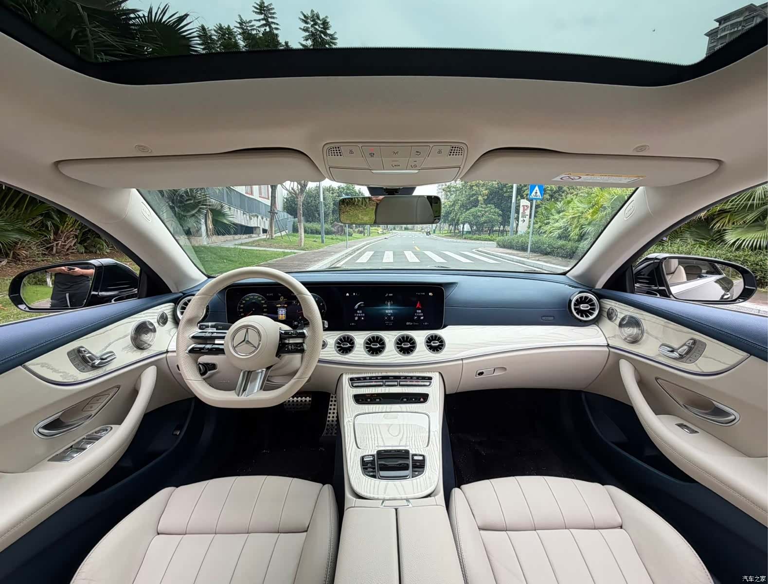 Mercedes-Benz E-Class, 2022 11