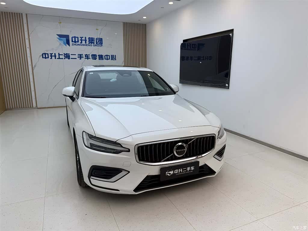 Volvo S60, 2025 3