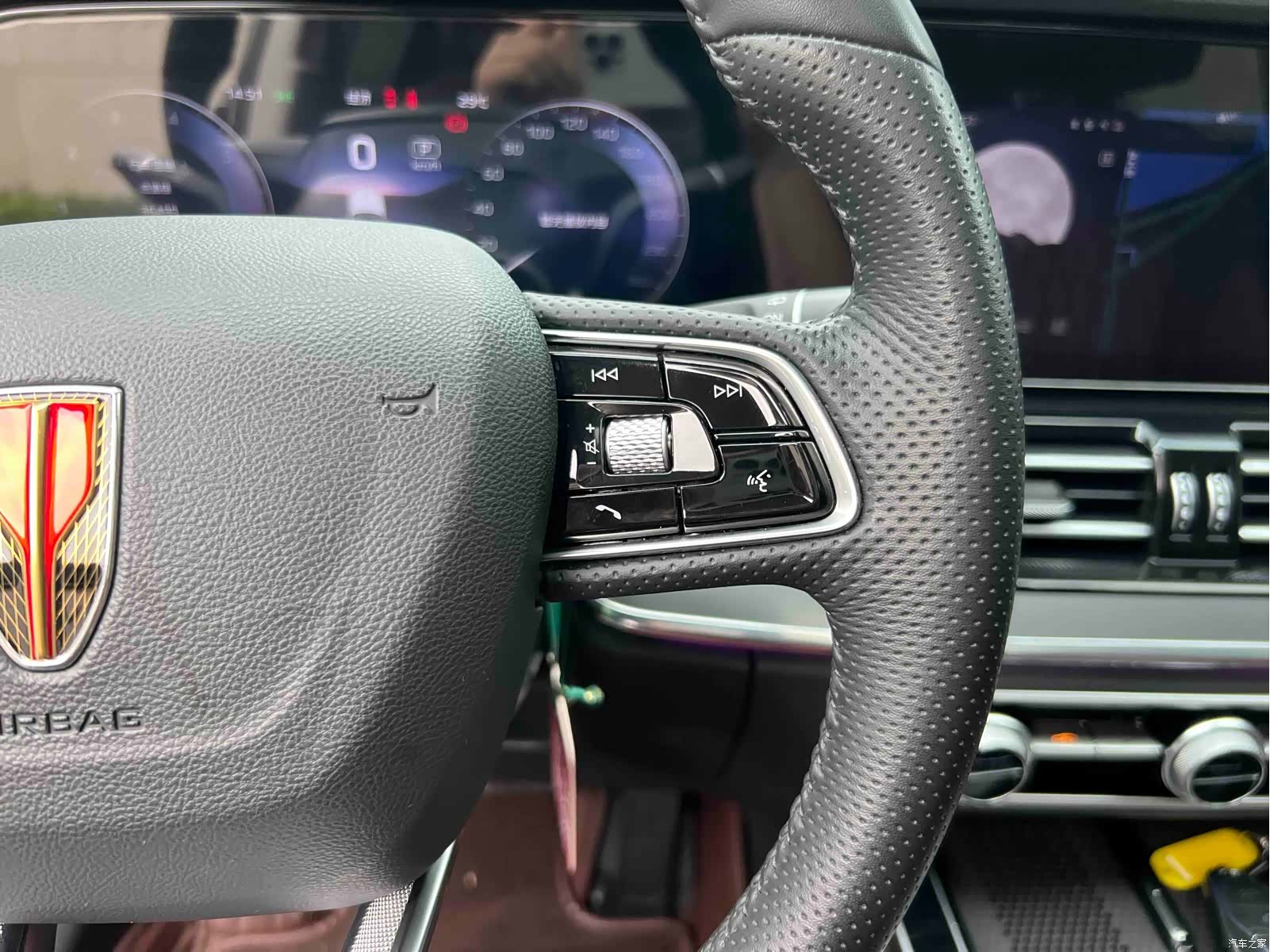 Hongqi HS5, 2024 22