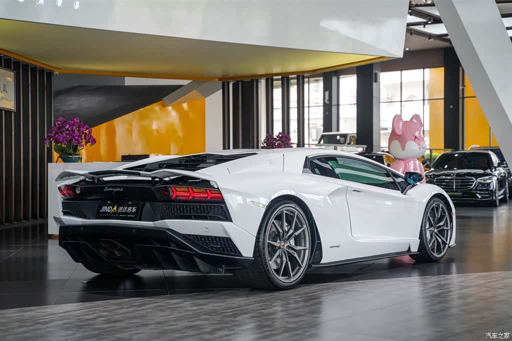 Lamborghini Aventador, 2019 7