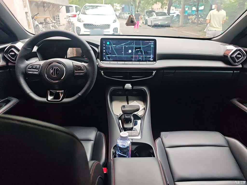 MG MG5, 2025 все фото