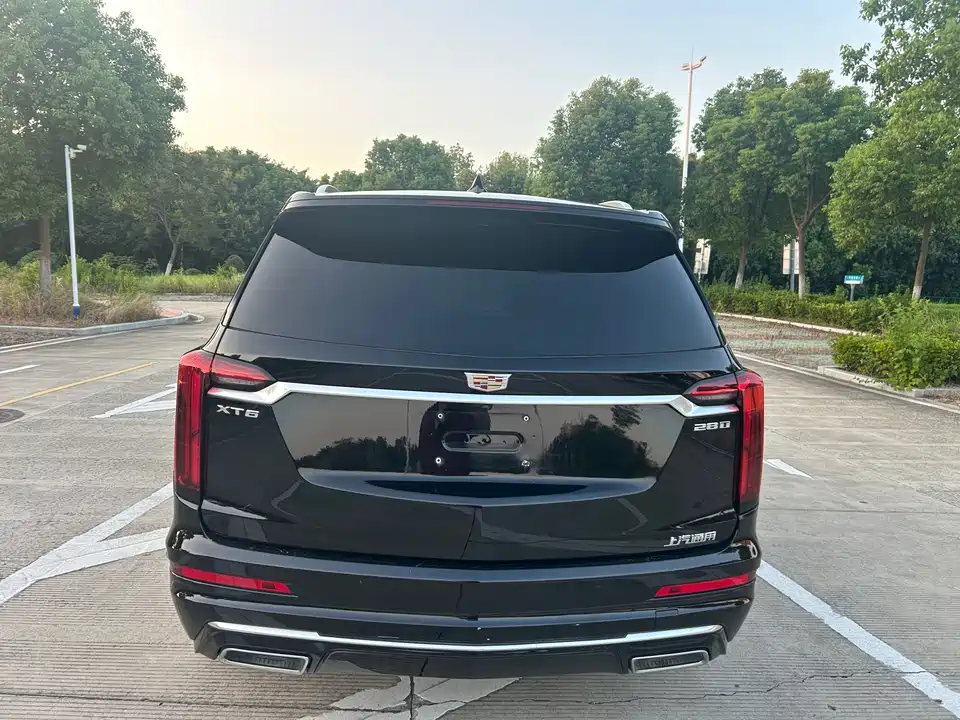 Cadillac XT6