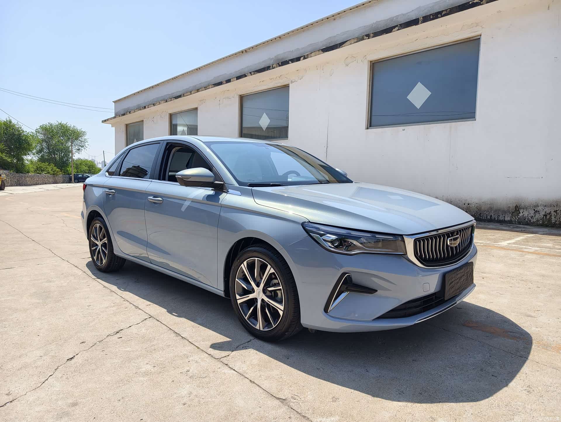 Geely Emgrand, 2024 3