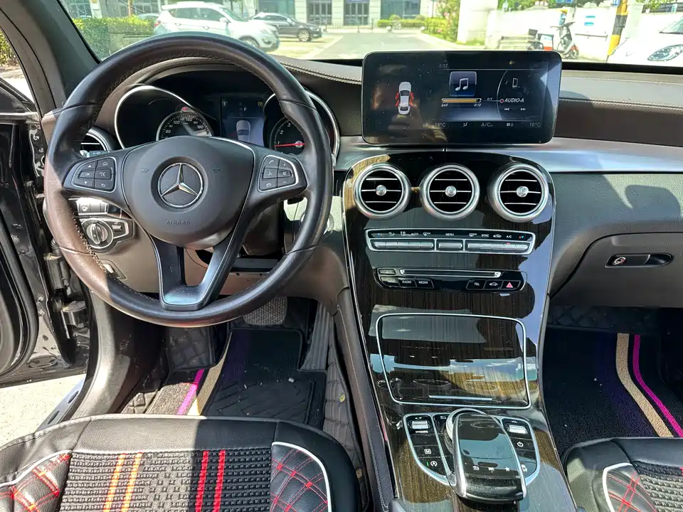 Mercedes-Benz GLC Mercedes-Benz GLC