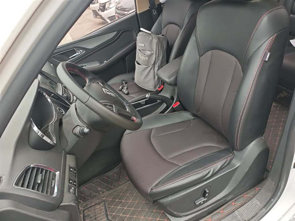 Wuling 560, 2017 15
