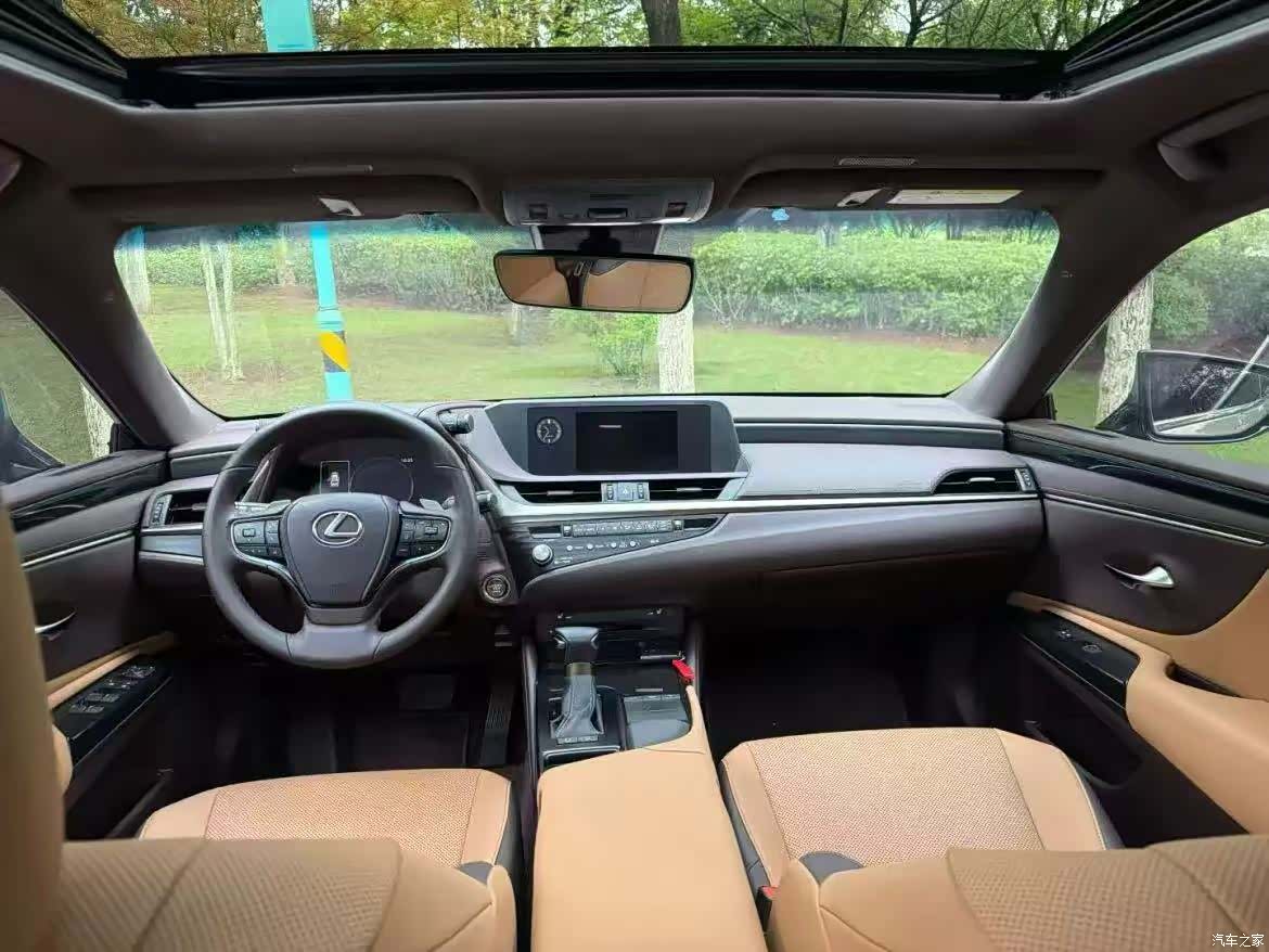 Lexus ES, 2021 6