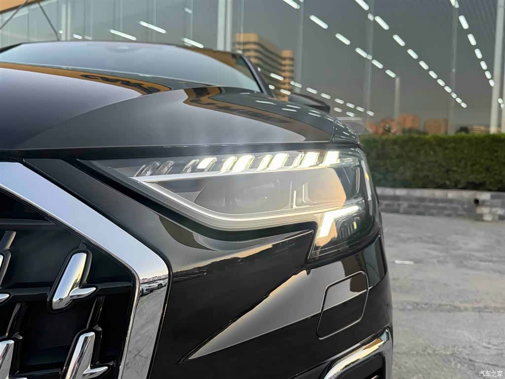 Audi A8L, 2025 10
