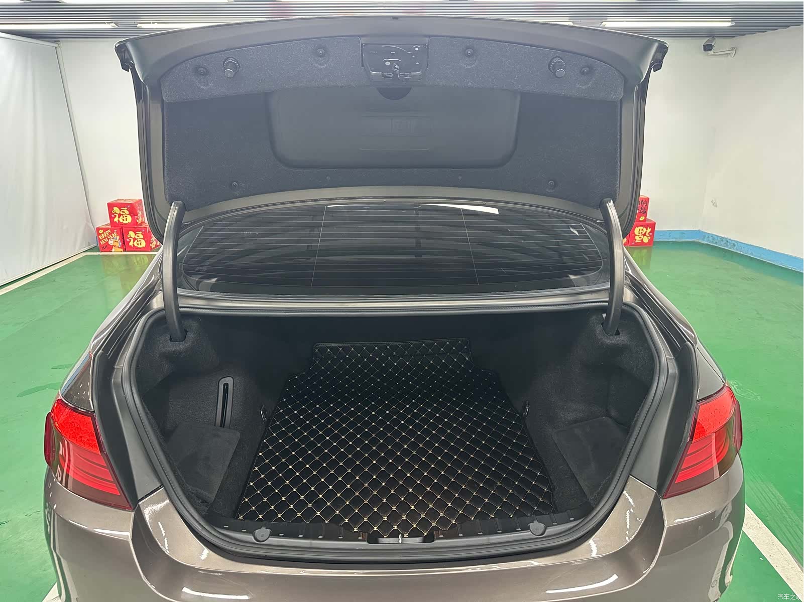 BMW 5 Series, 2012 24