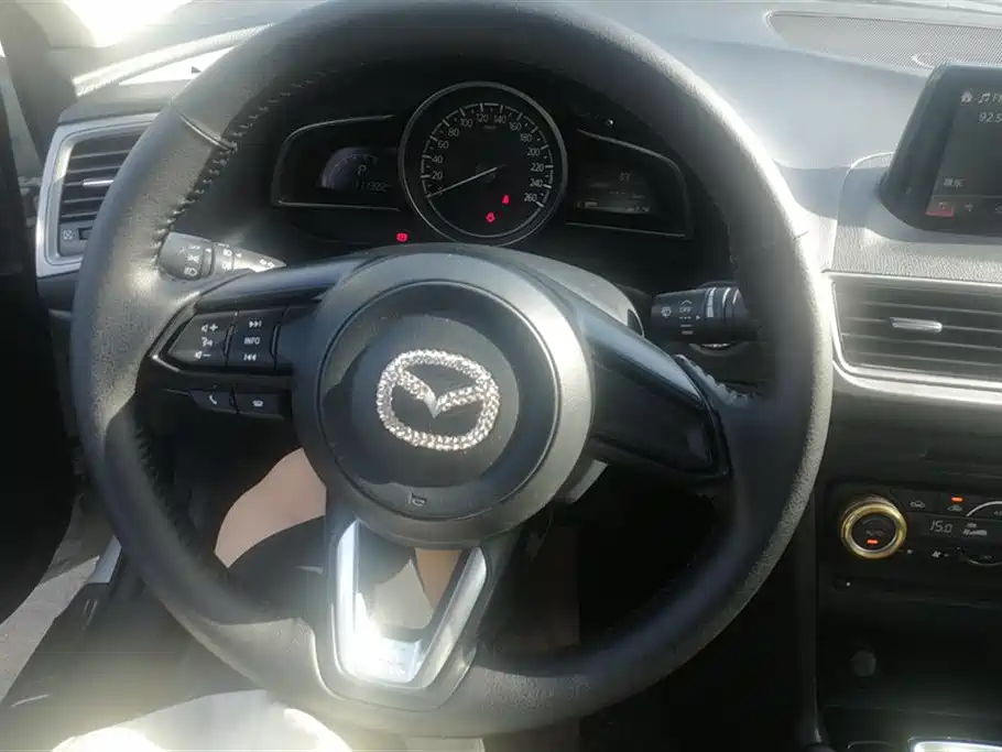 Mazda 3 Angkesaila