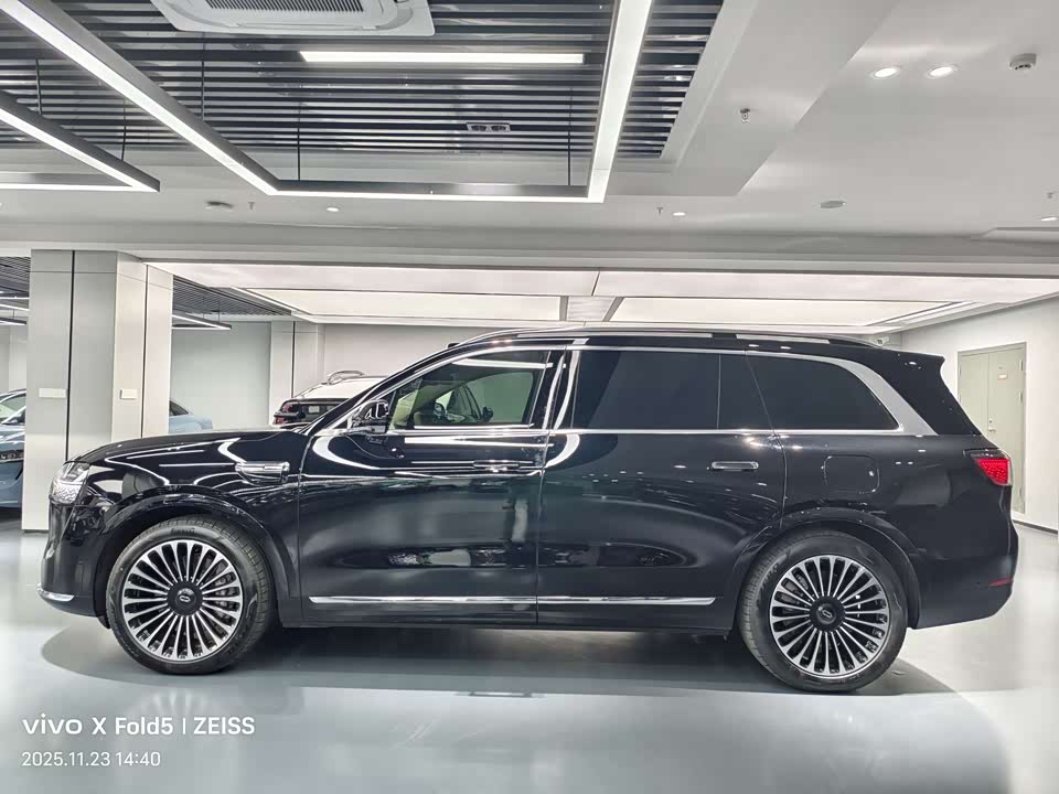 AITO Ask the world M9