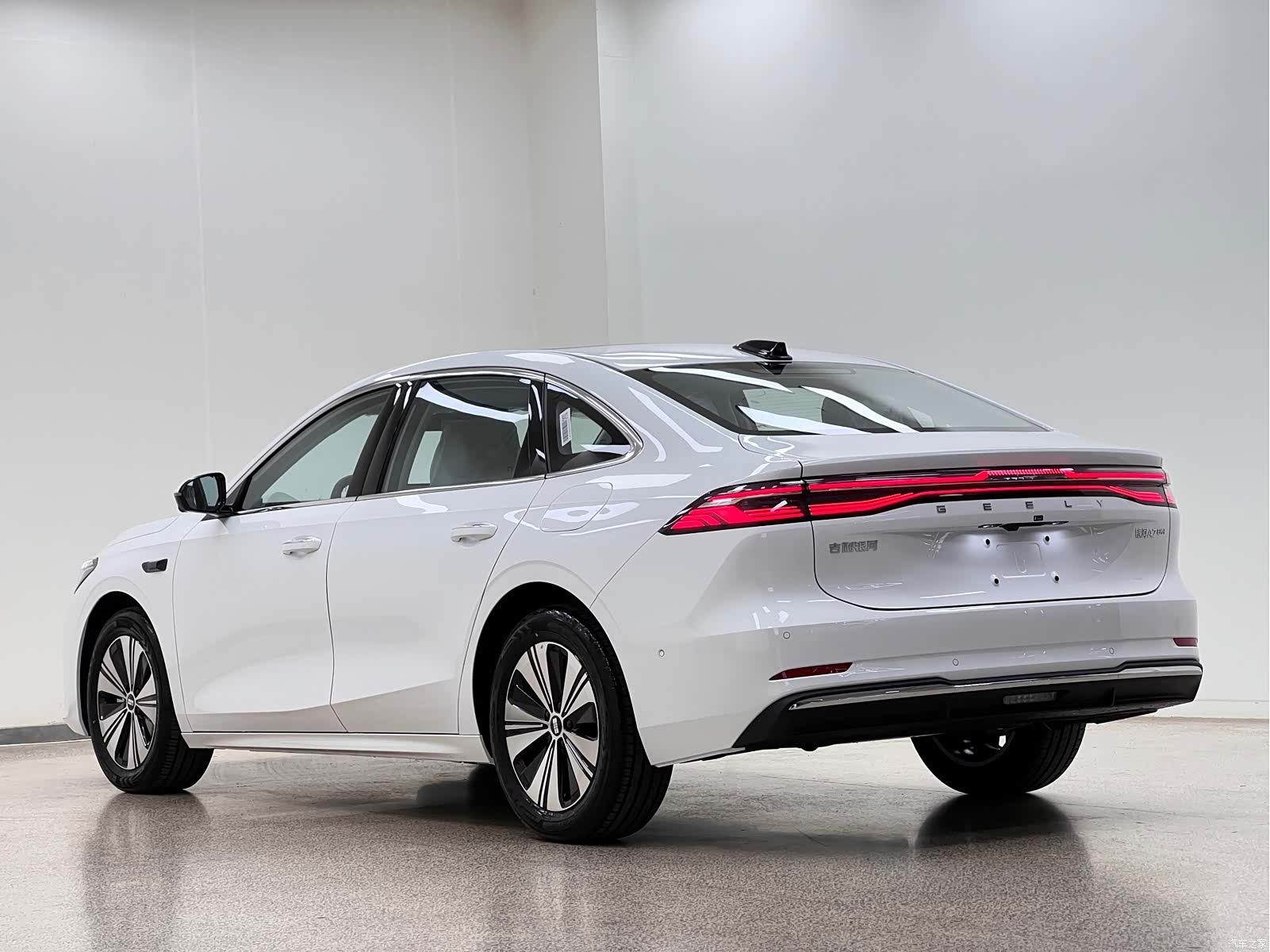 Geely A7, 2026 все фото