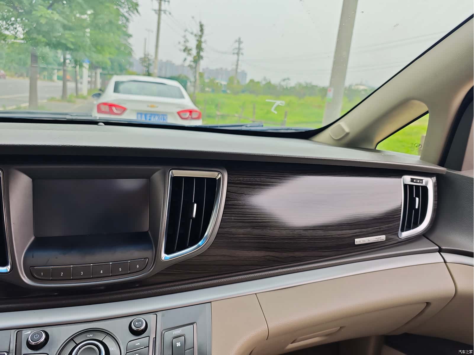 Buick GL8, 2011 16
