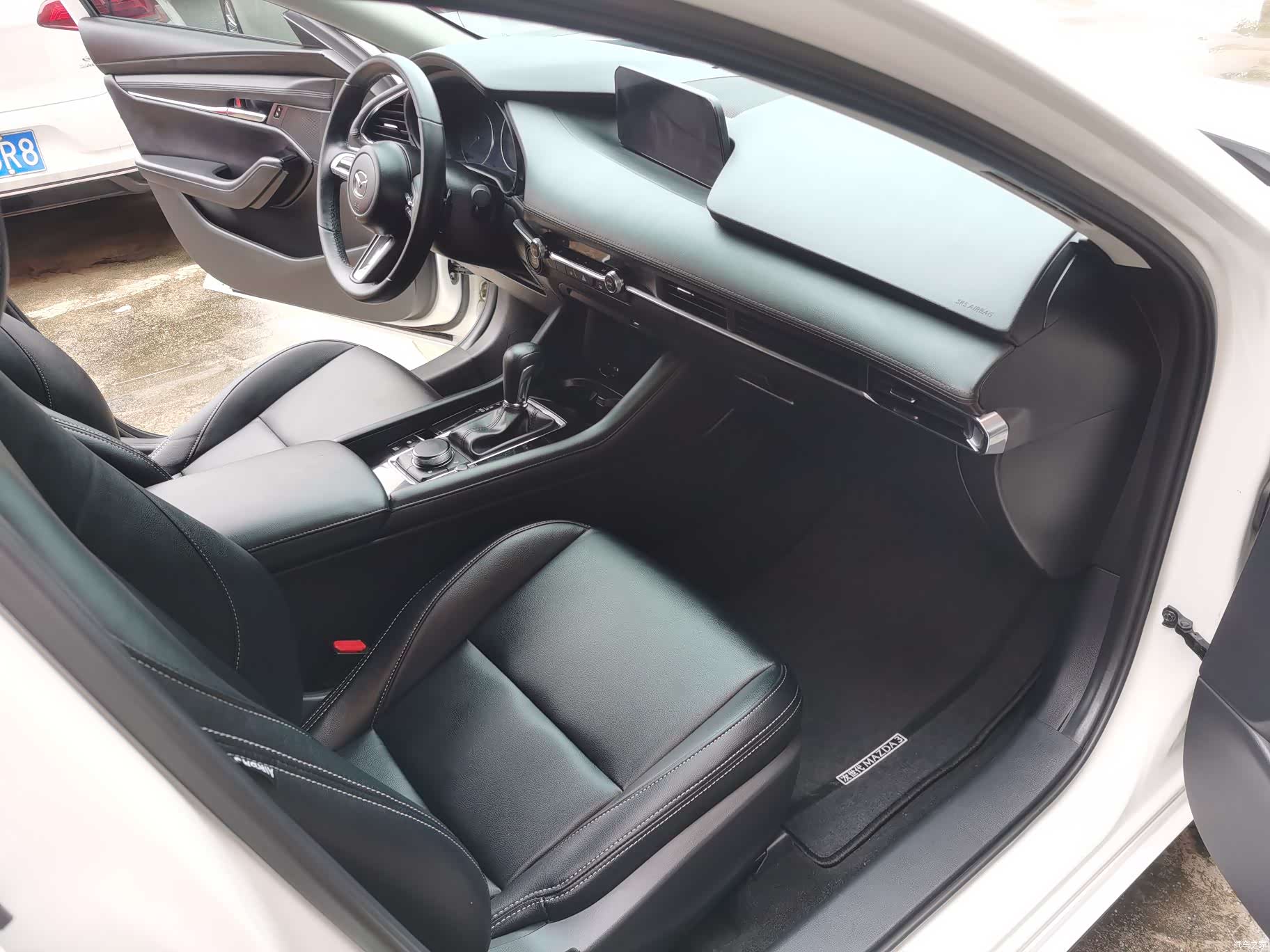 Mazda Mazda3, 2023 10