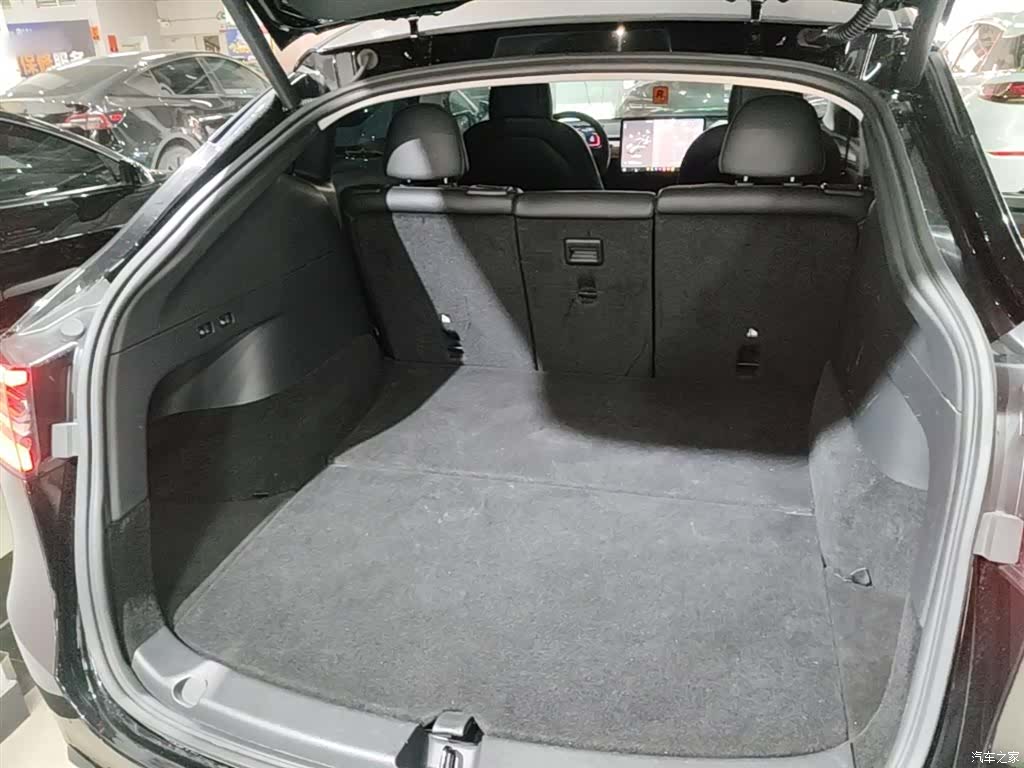Tesla Model Y, 2022 19