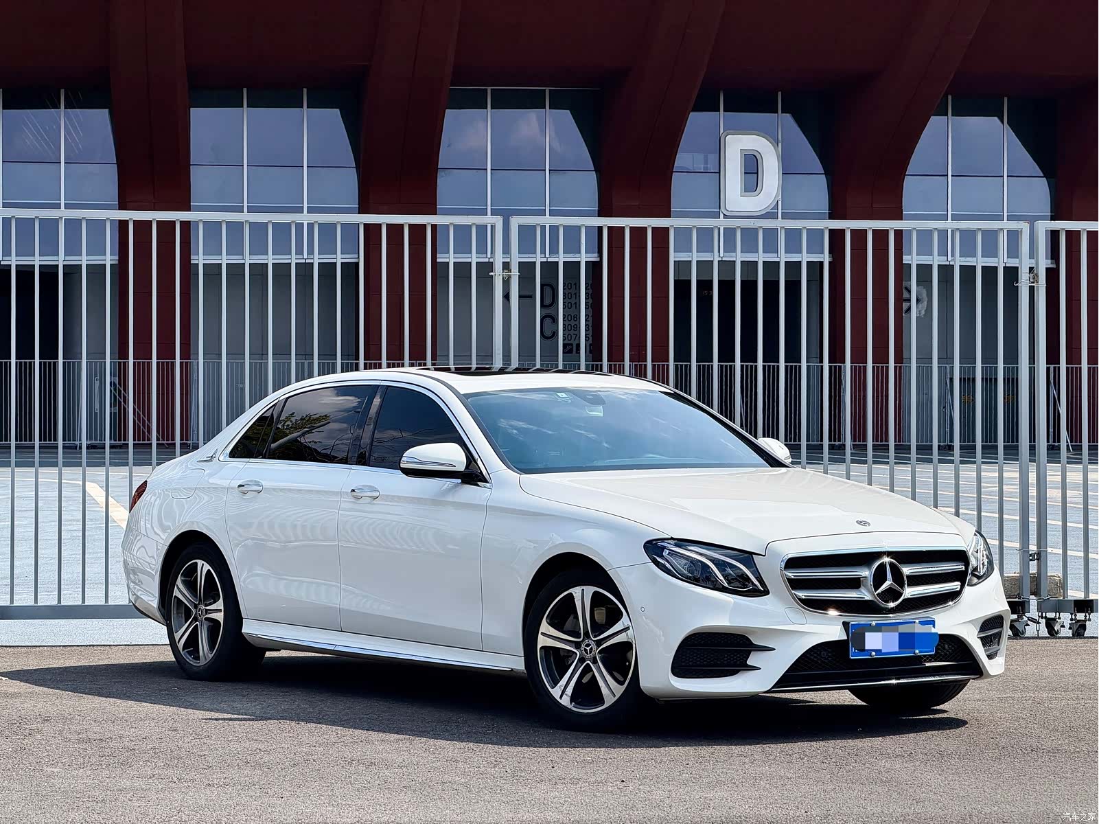 Mercedes-Benz E-Class, 2019 3