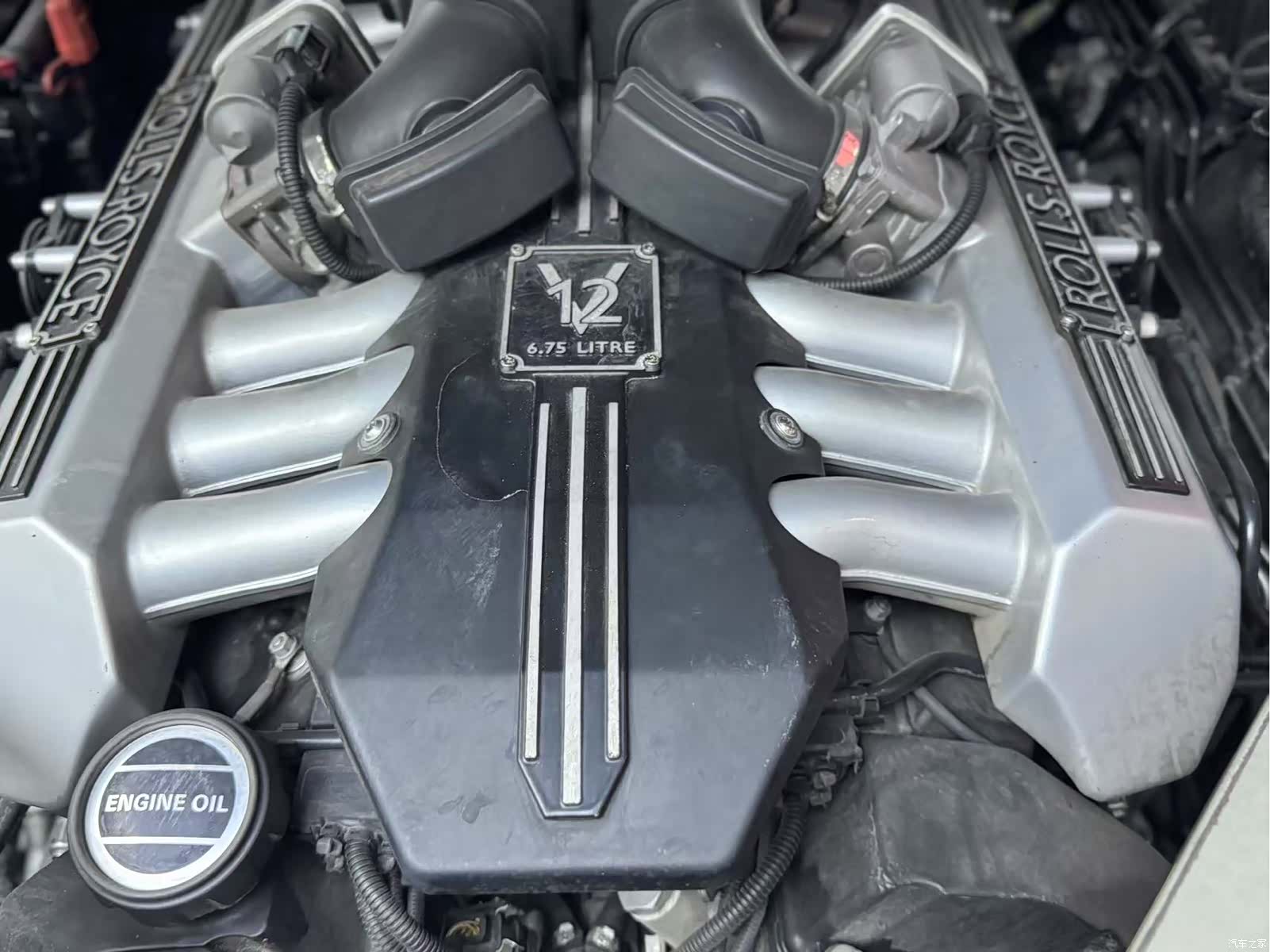 Rolls-Royce Phantom, 2016 25
