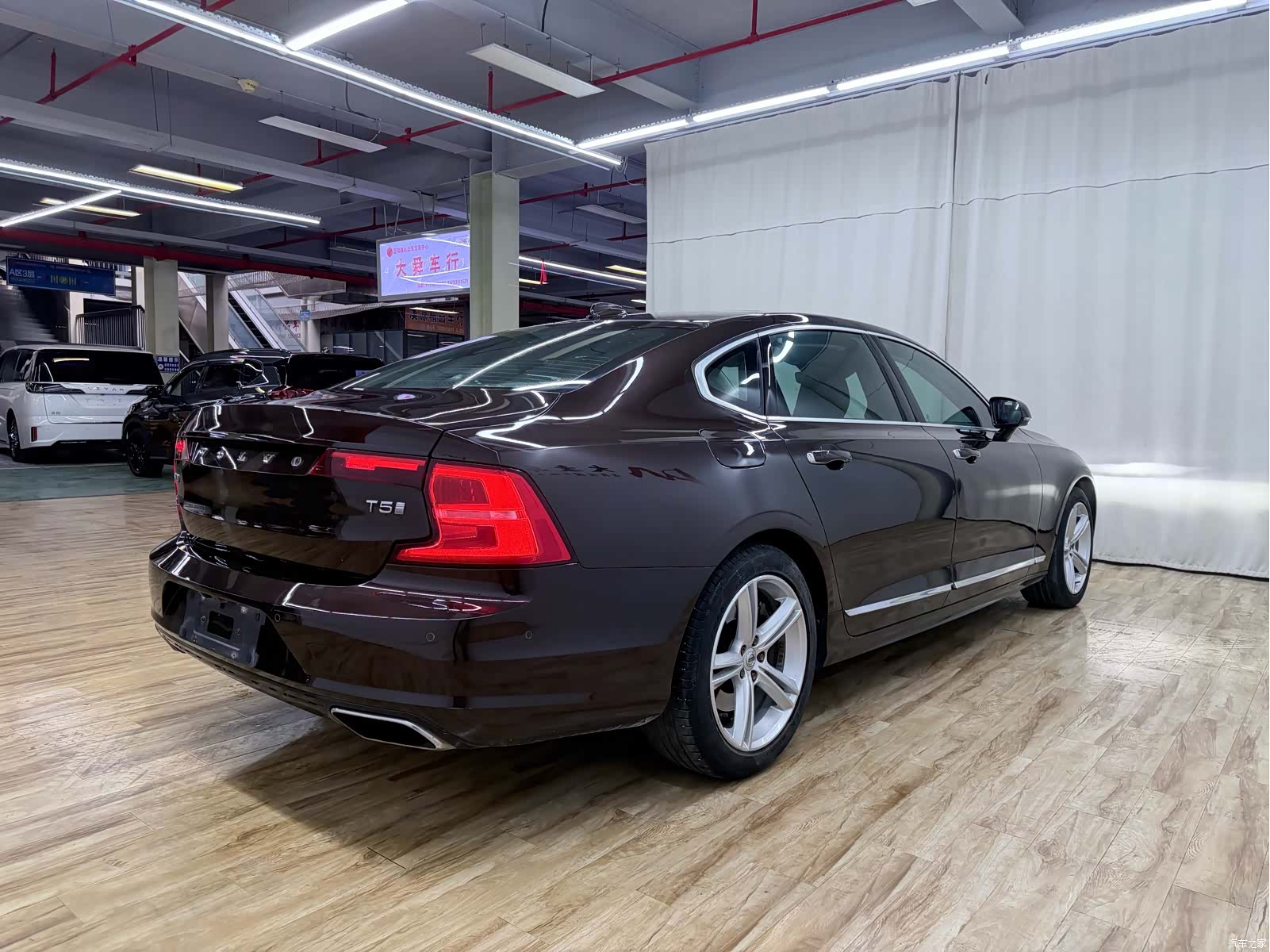 Volvo S90, 2018 все фото