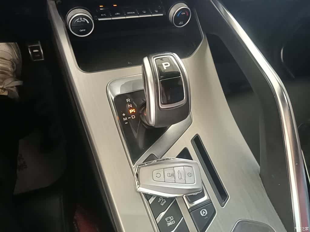 Geely Coolray, 2019 14