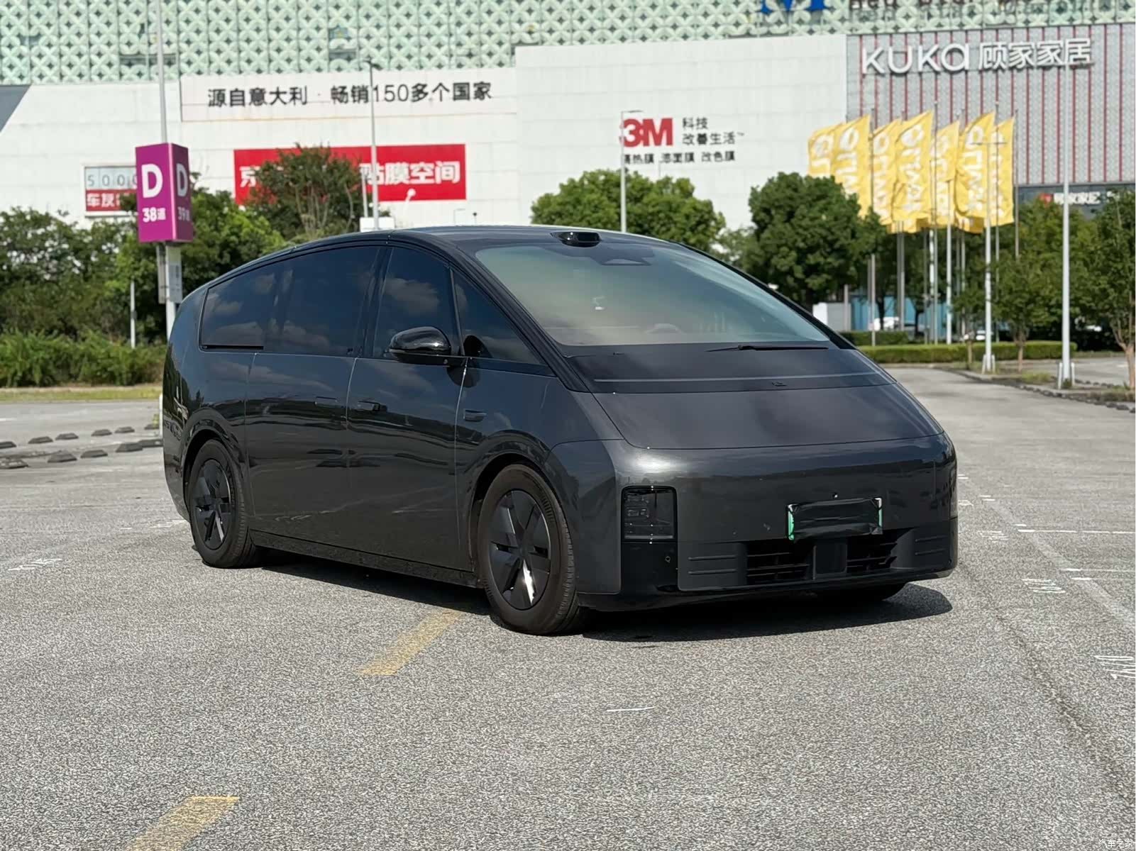 Li Auto MEGA, 2026 3