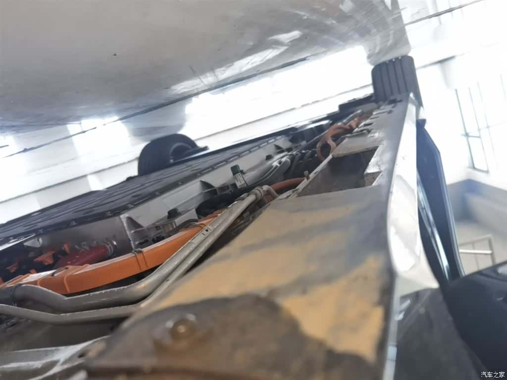 Trumpchi E8, 2025 21