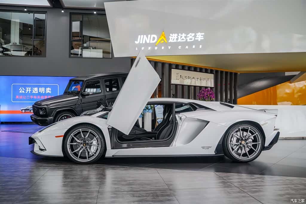 Lamborghini Aventador, 2019 12