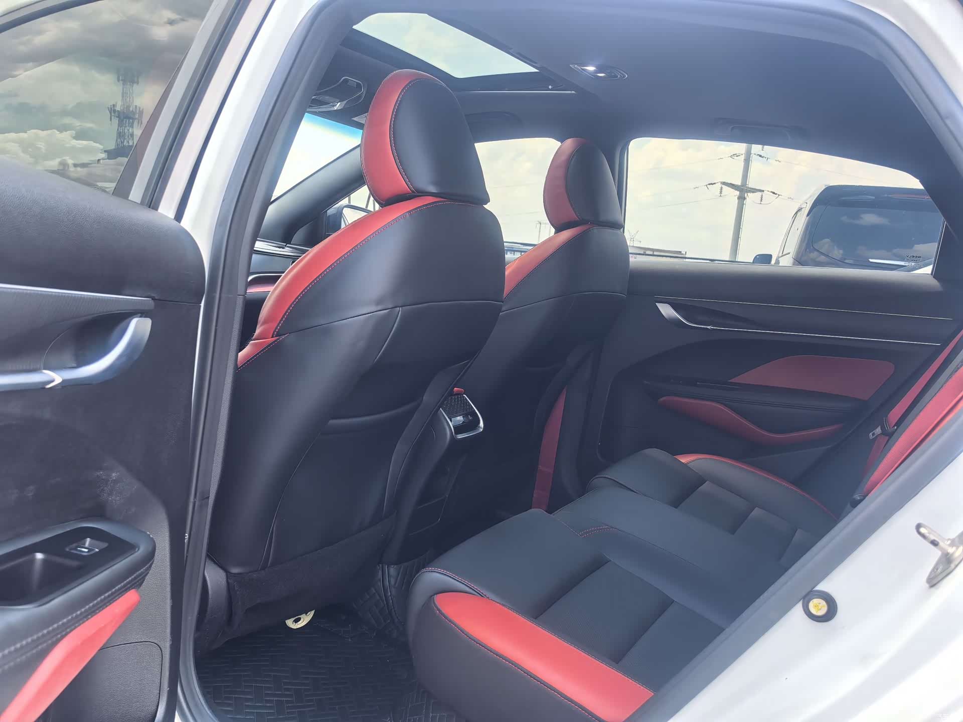 Geely Binray, 2021 8