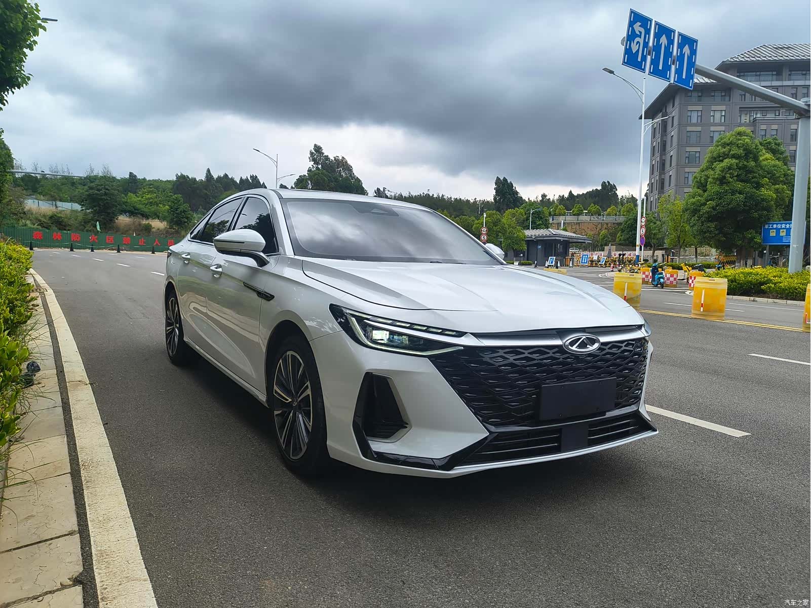 Chery Arrizo 8, 2024 3