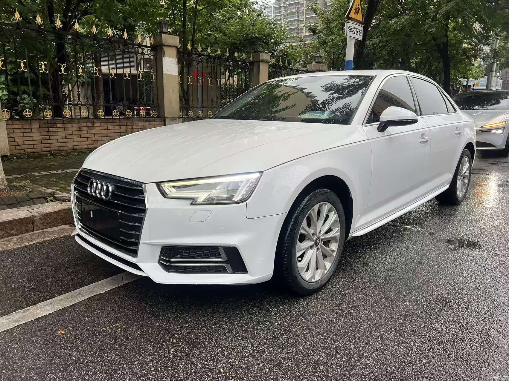 Audi A4L, 2019 1