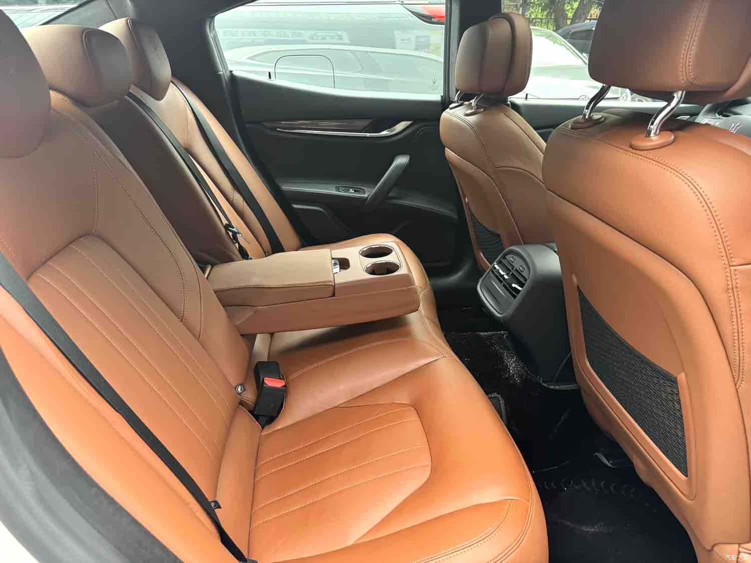 Maserati Ghibli, 2016 6