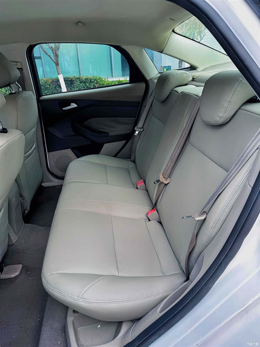 Ford Focus, 2015 6