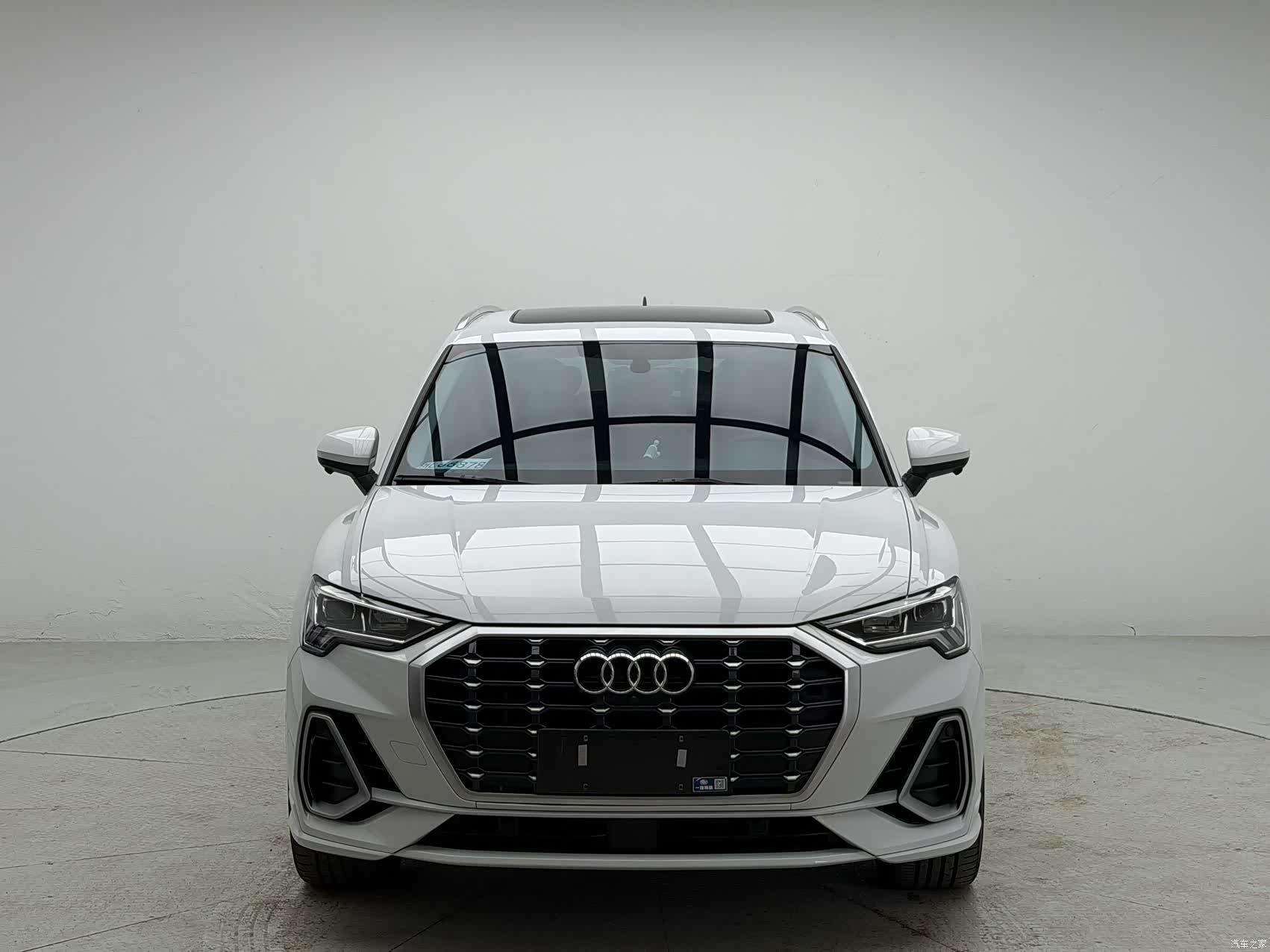 Audi Q3, 2023 16