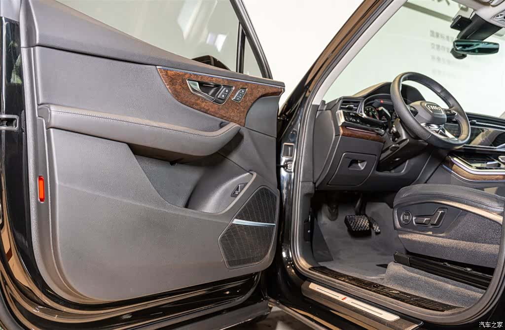 Audi Q7, 2023 7