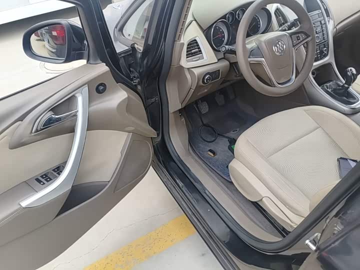 Buick Excelle GT 2013 GT 1.6L МКПП jin qu ban